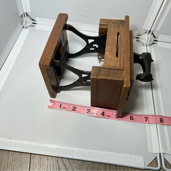 Mini Sewing Machine Music Box by George Good Corporation, Vintage Works Well - Picture 9 of 9